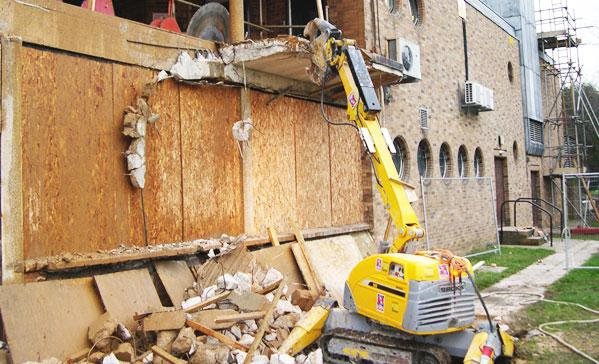 Brokk Robot Aids D-Drill Digging in Luton